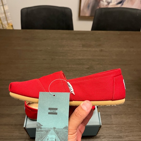 BNIB TOMS Slip On - Picture 9 of 10